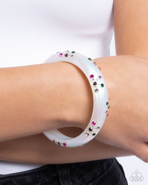 Pulsera color cautivador morado