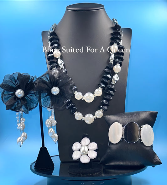 Set it up with Lola-Black and white pearls