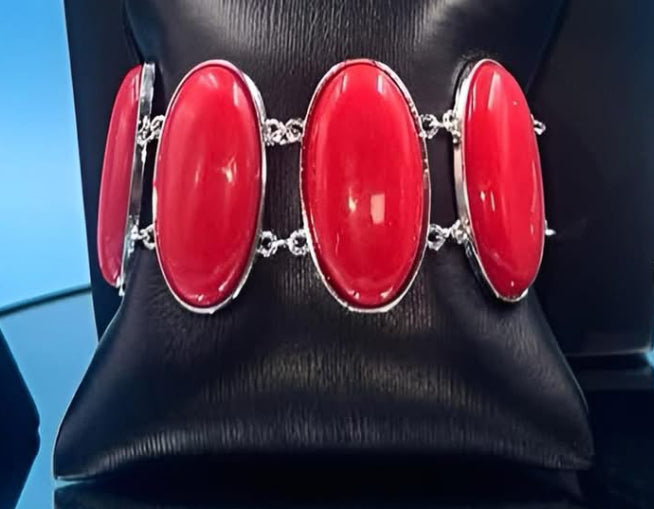 Power pop red clasp bracelet