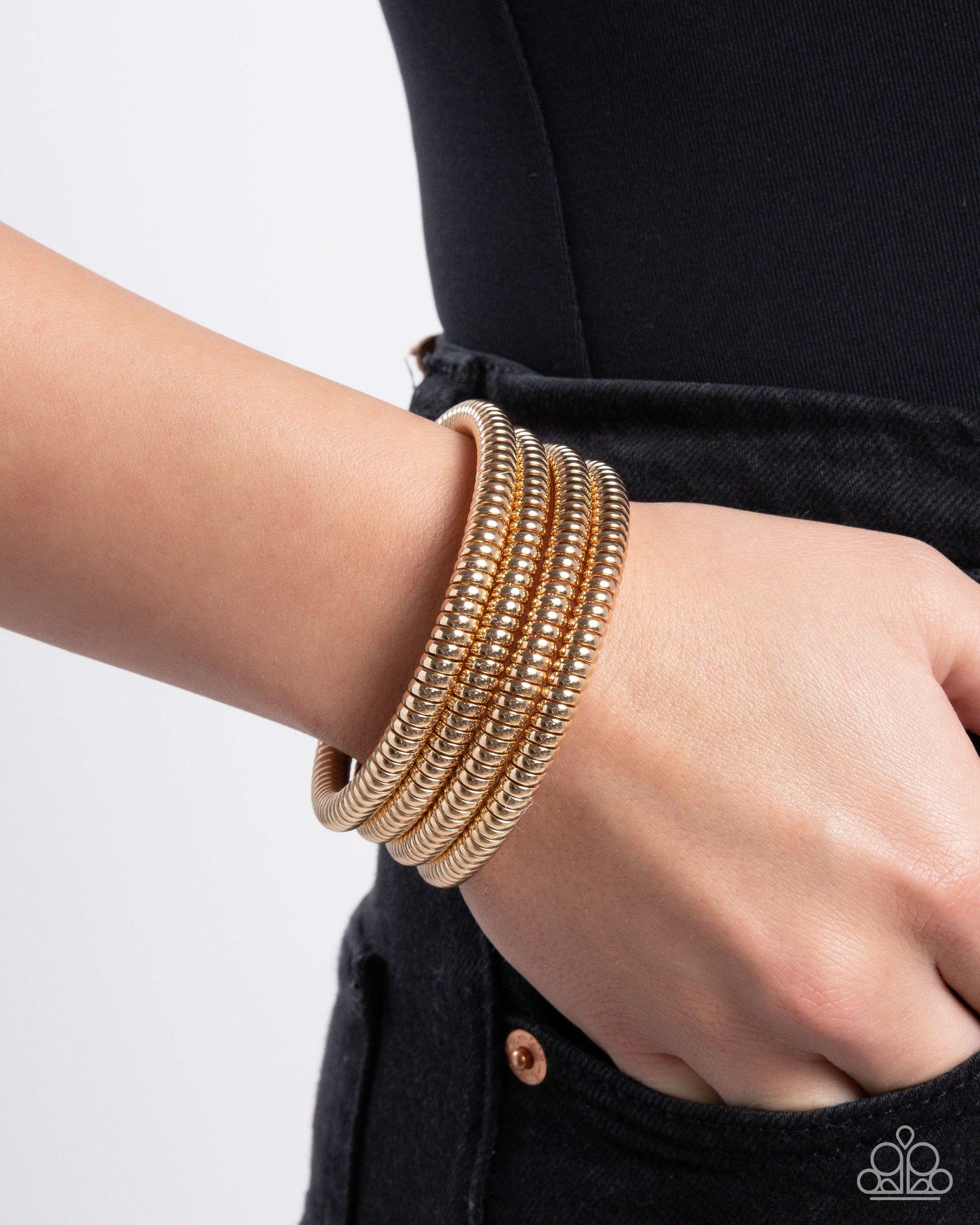 Casual Coils - Gold bracelet