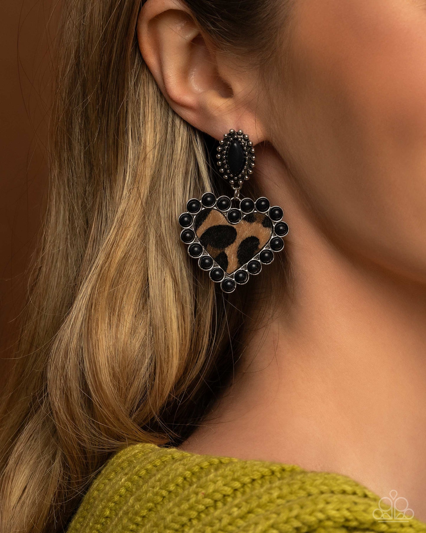 Pendientes Whimsical Wrangler - Negros - Límite de 4 por pedido