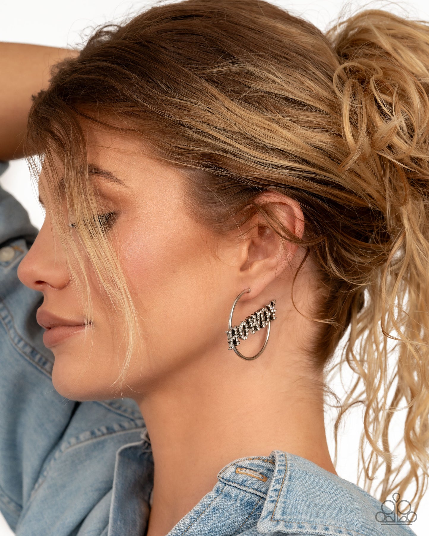 Howdy Hoedown - White earrings -