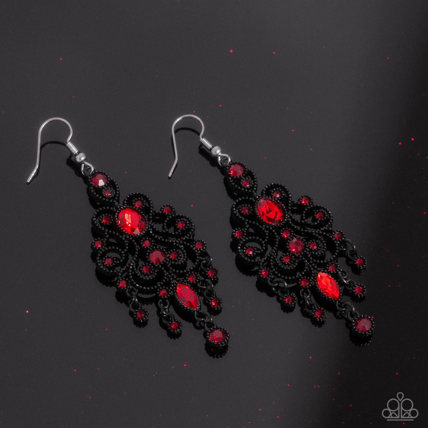 Celebración de candelabros: pendientes rojos