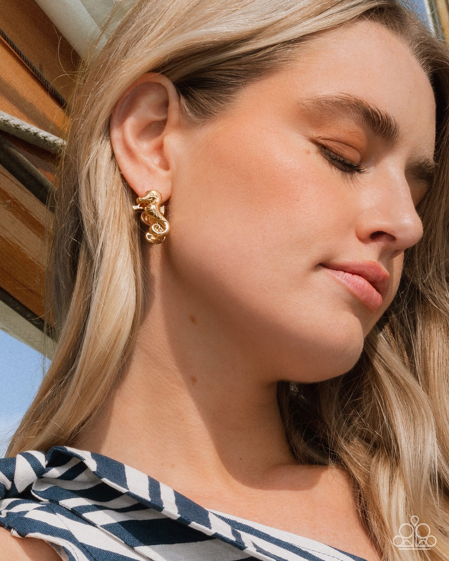 Sea Horse Statement - Gold earrings