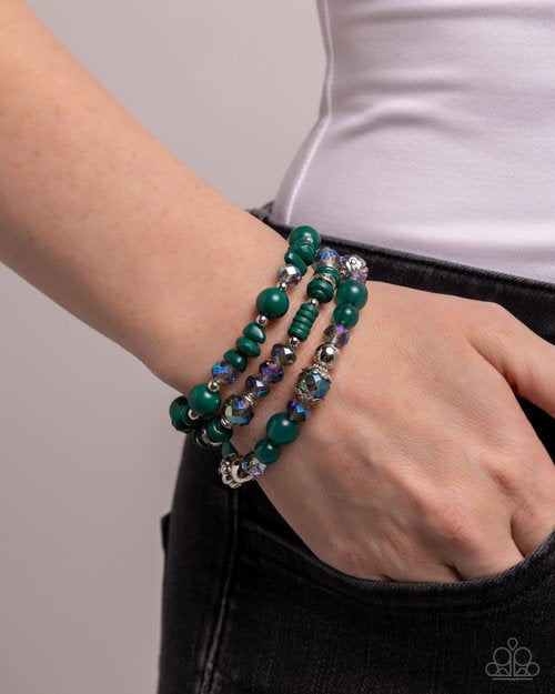 Pulsera verde elegante de cortesía