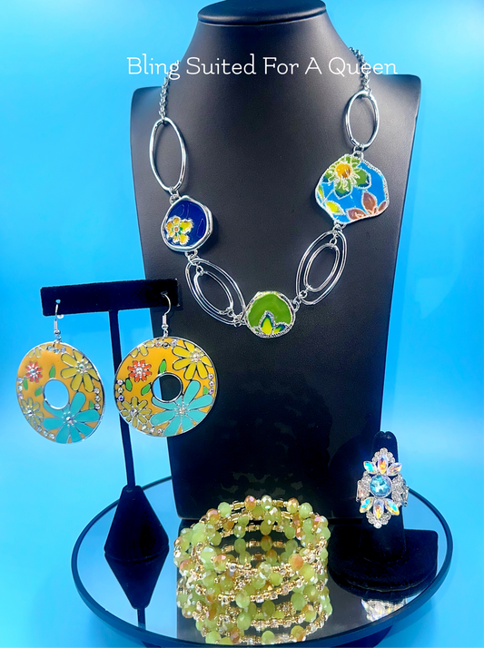 Set it up with Lola Floral set