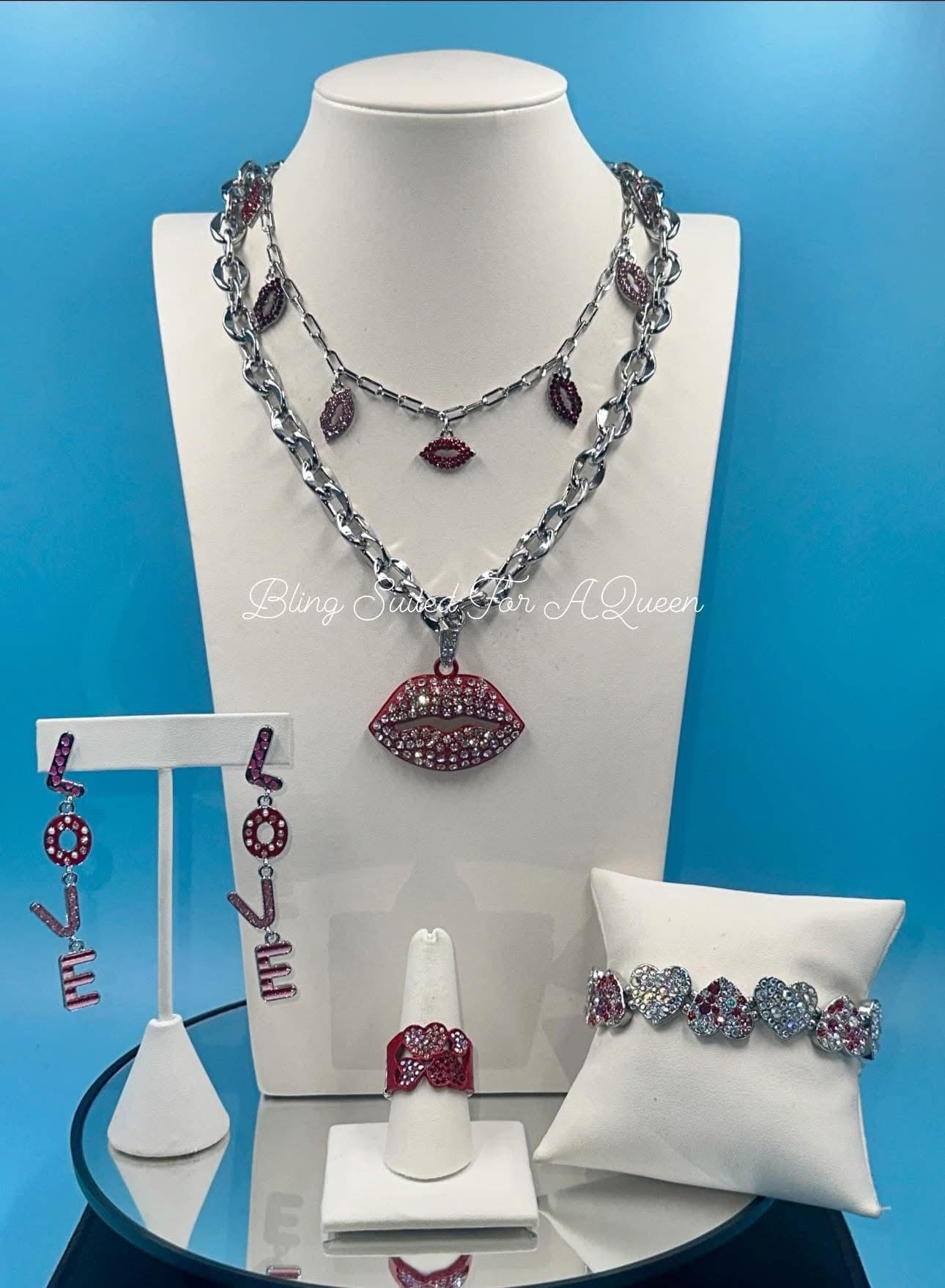 Set it up with Lola -kiss and love