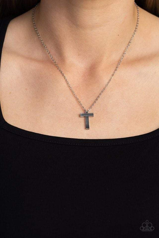 Collar “T” Plata