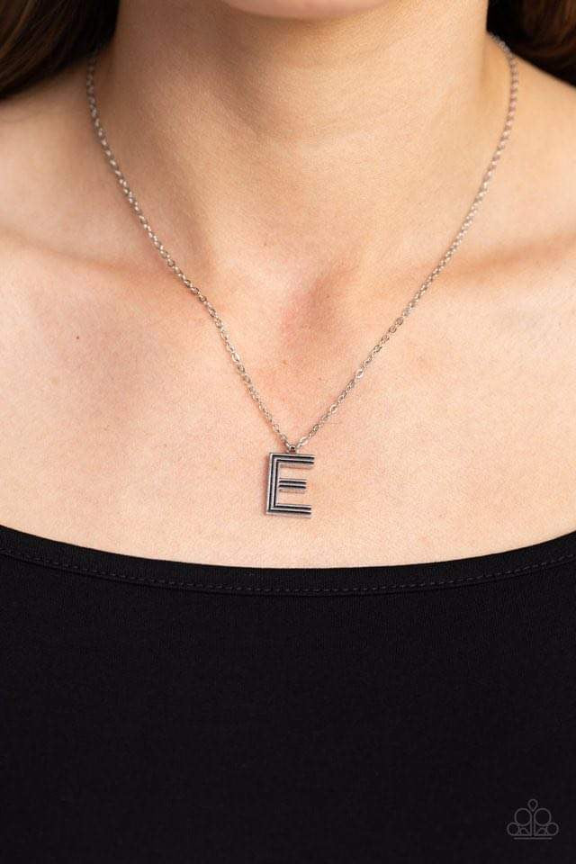 Collar Plata “E”