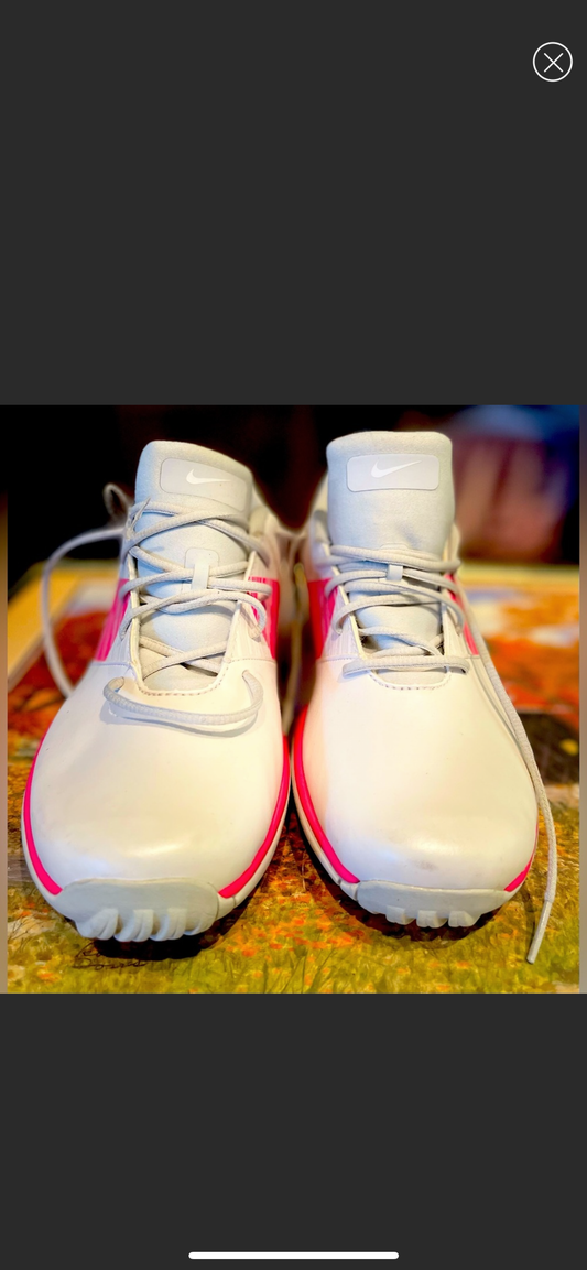 Nike Golf Shoes . Never worn.(Lola’s shoebox)