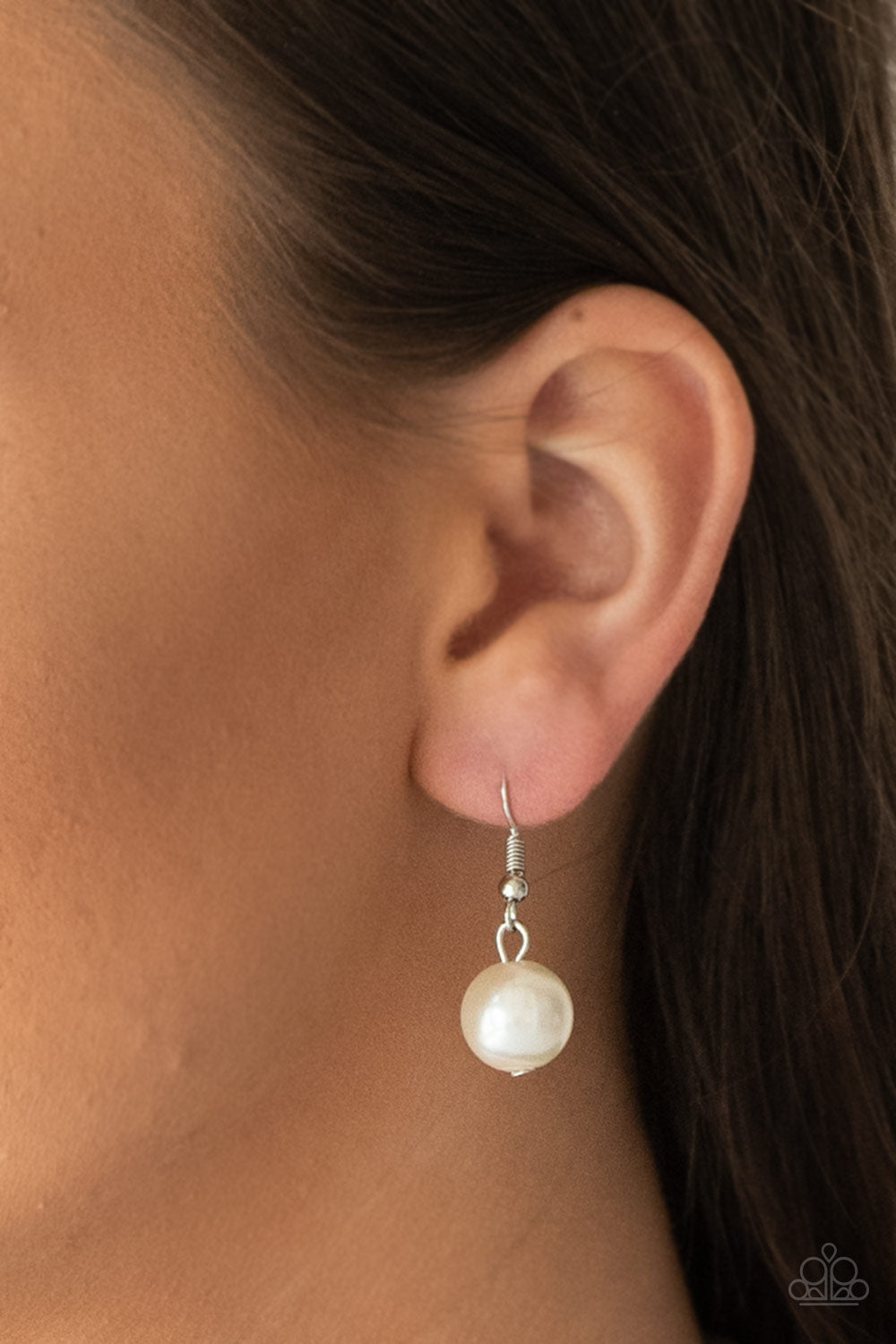 El más modesto - collar blanco