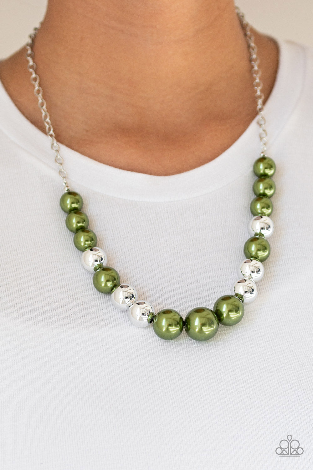 Take Note - Green necklace-Vintage