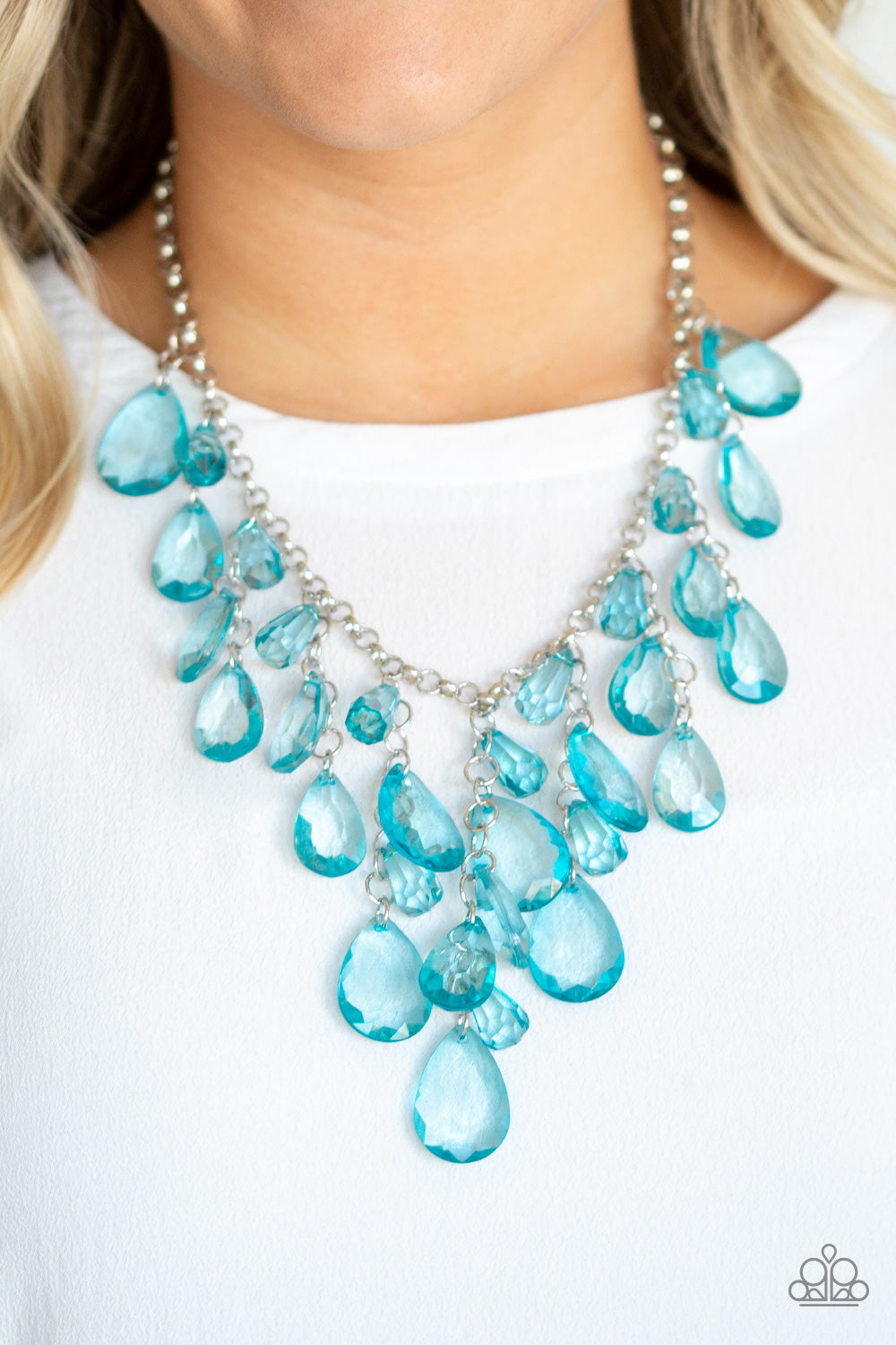 Irriscencia irresistible - Collar azul