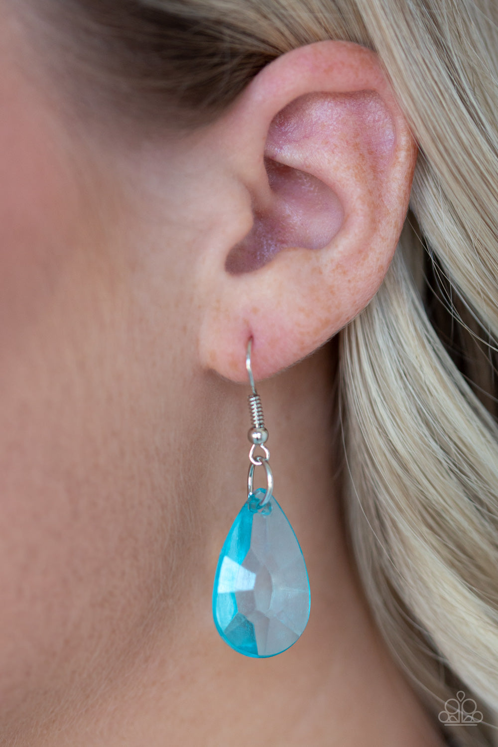 Irriscencia irresistible - Collar azul