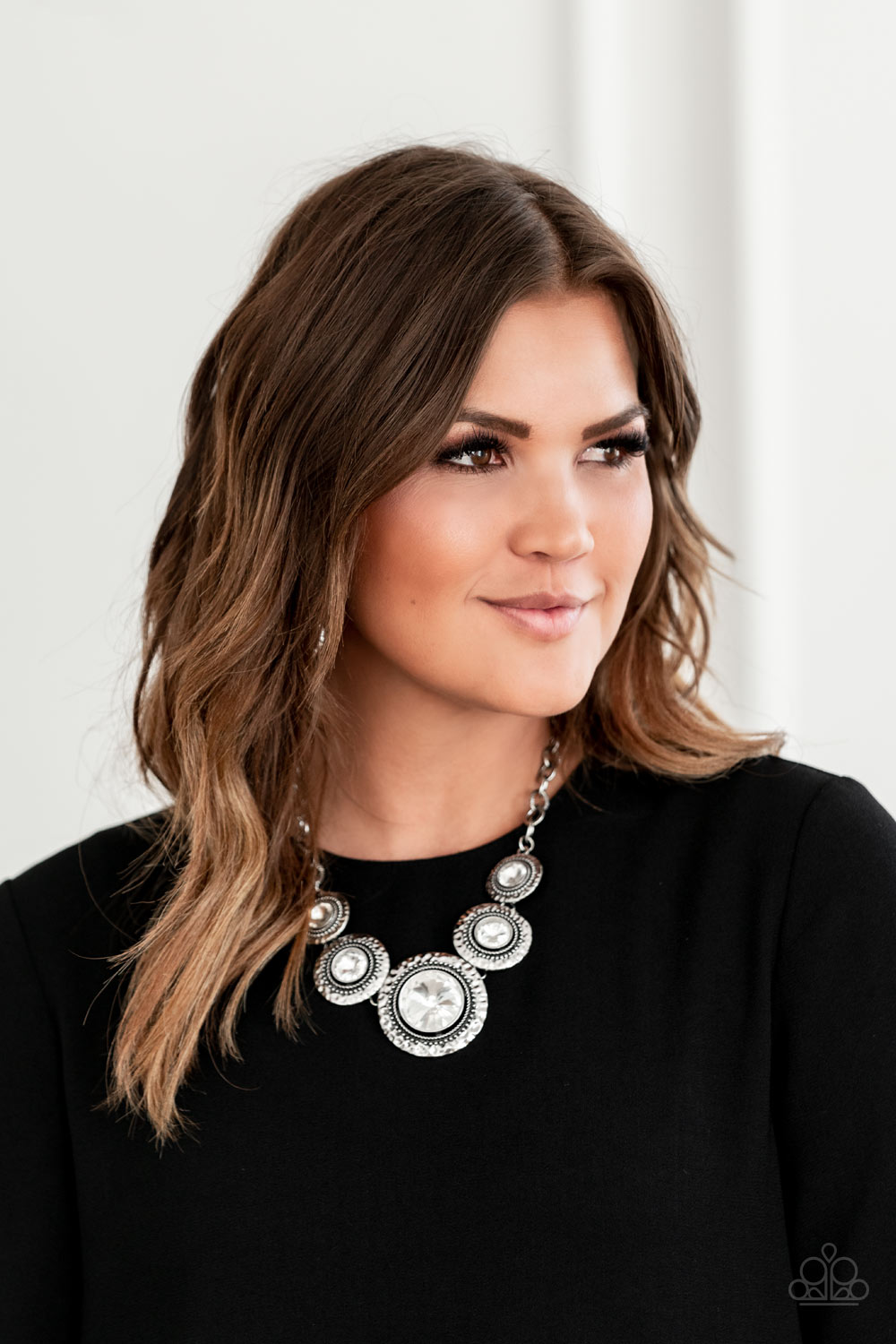 Glamour global - collar blanco