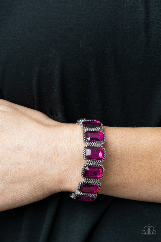 Pulsera rosa con tachuelas Smolder