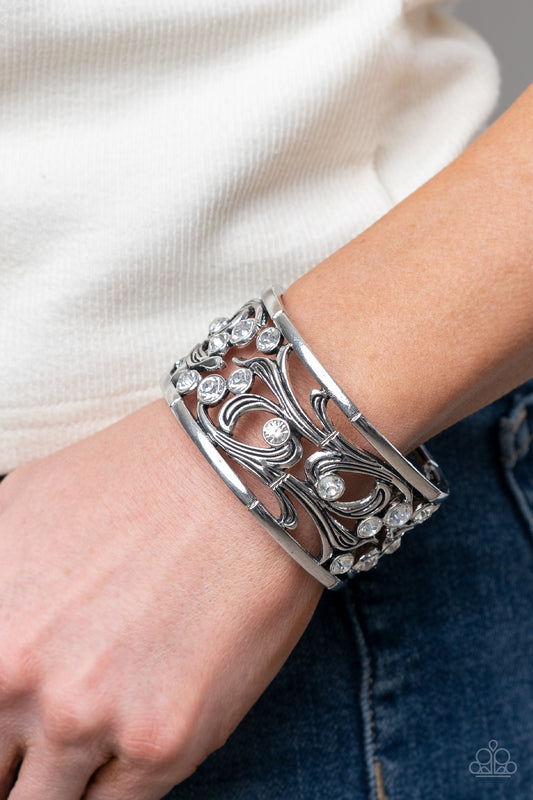 Mascarada de jardín - Pulsera blanca
