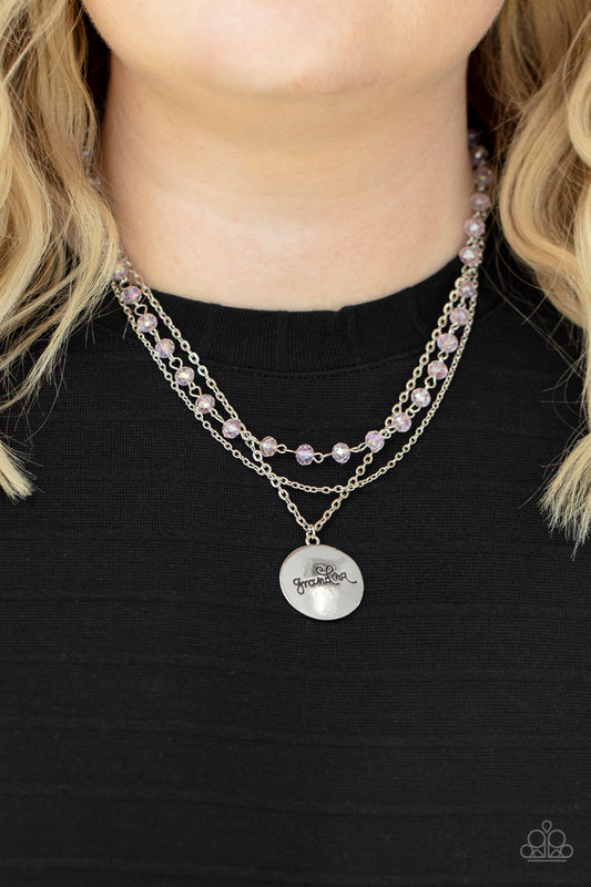 Promocionada a abuela - Collar rosa (colección día de la madre)
