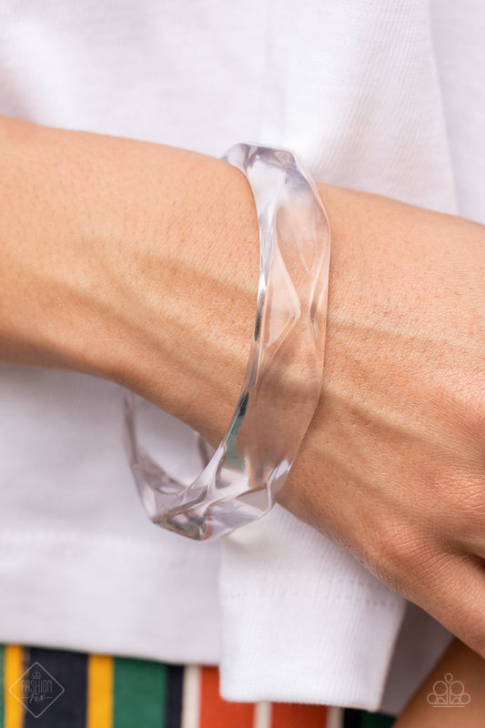 Clear-Cut Couture: una solución de moda para las pulseras blancas