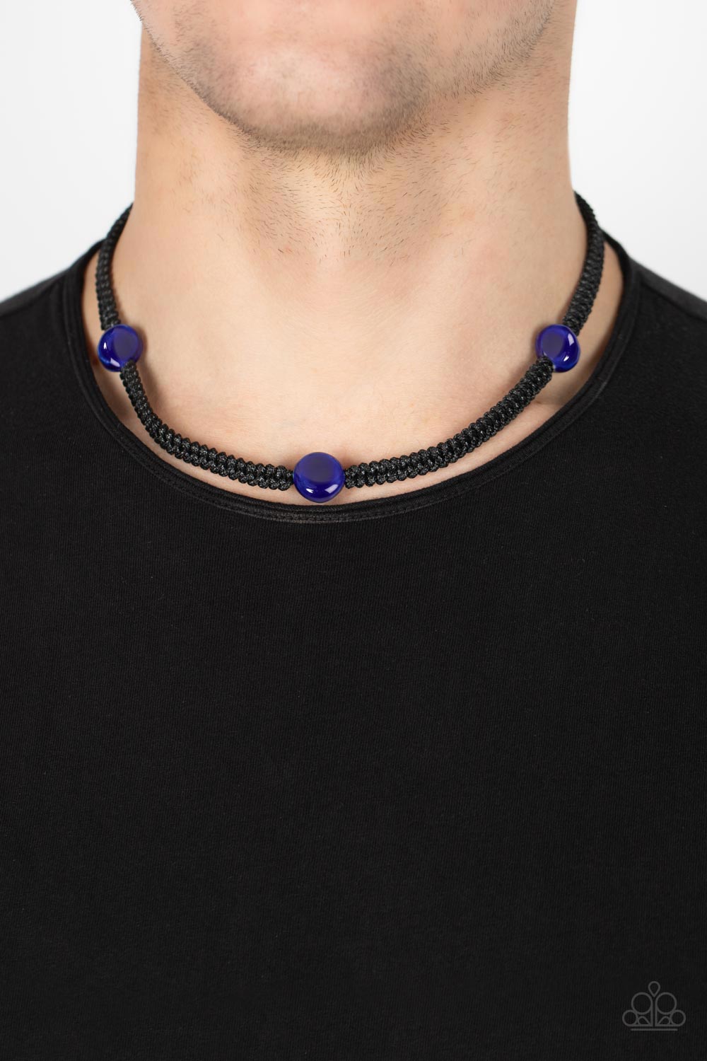 Collar azul estilo SoCal