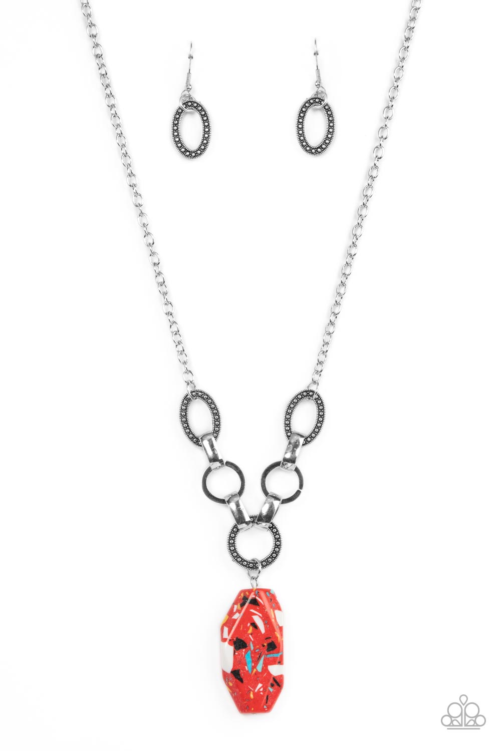 Collar rojo de mineral místico