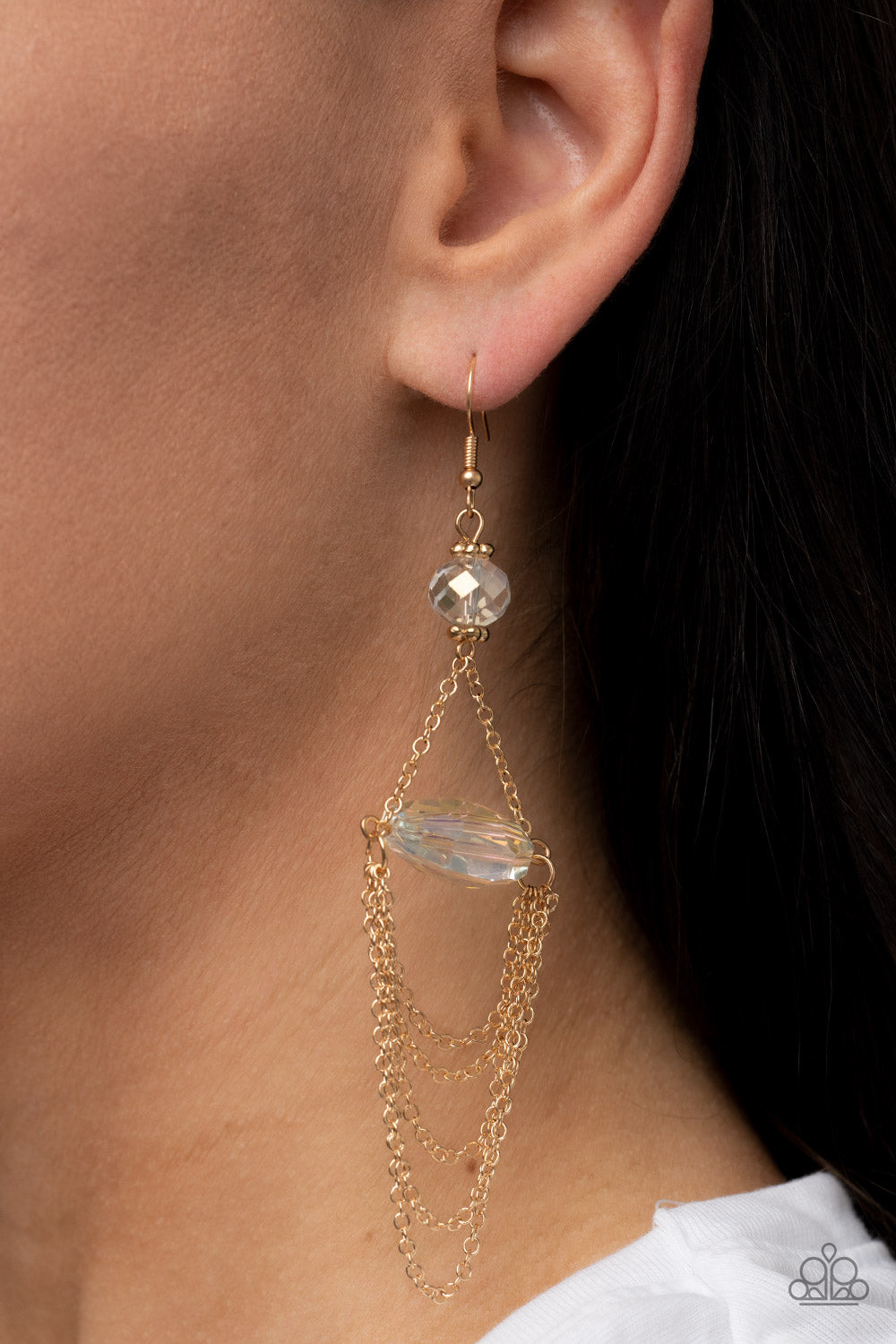 Etéreamente extravagante: pendientes de oro