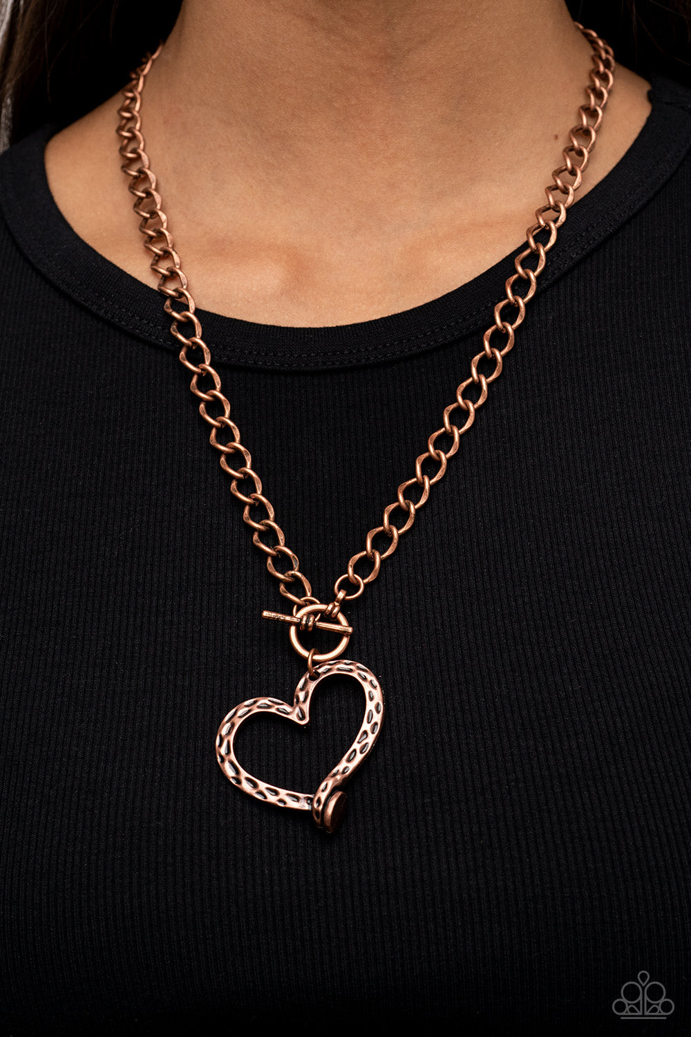 Romance reinventado: collar de cobre