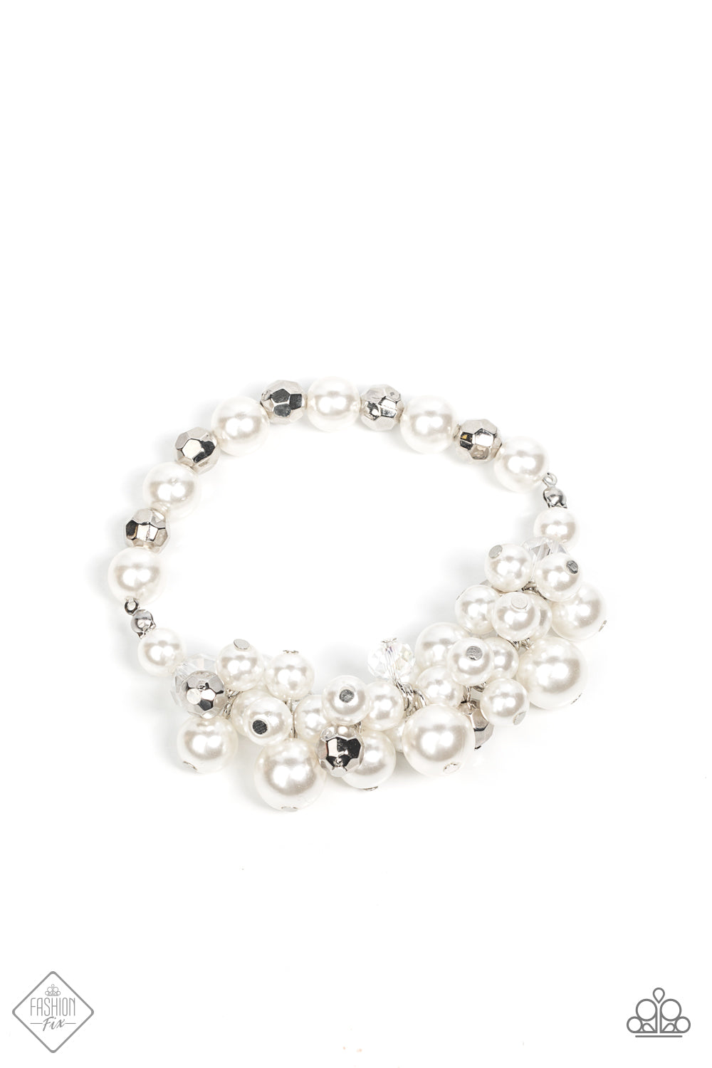 Elegantemente exagerado - Pulsera blanca Fashion Fix 22 de enero