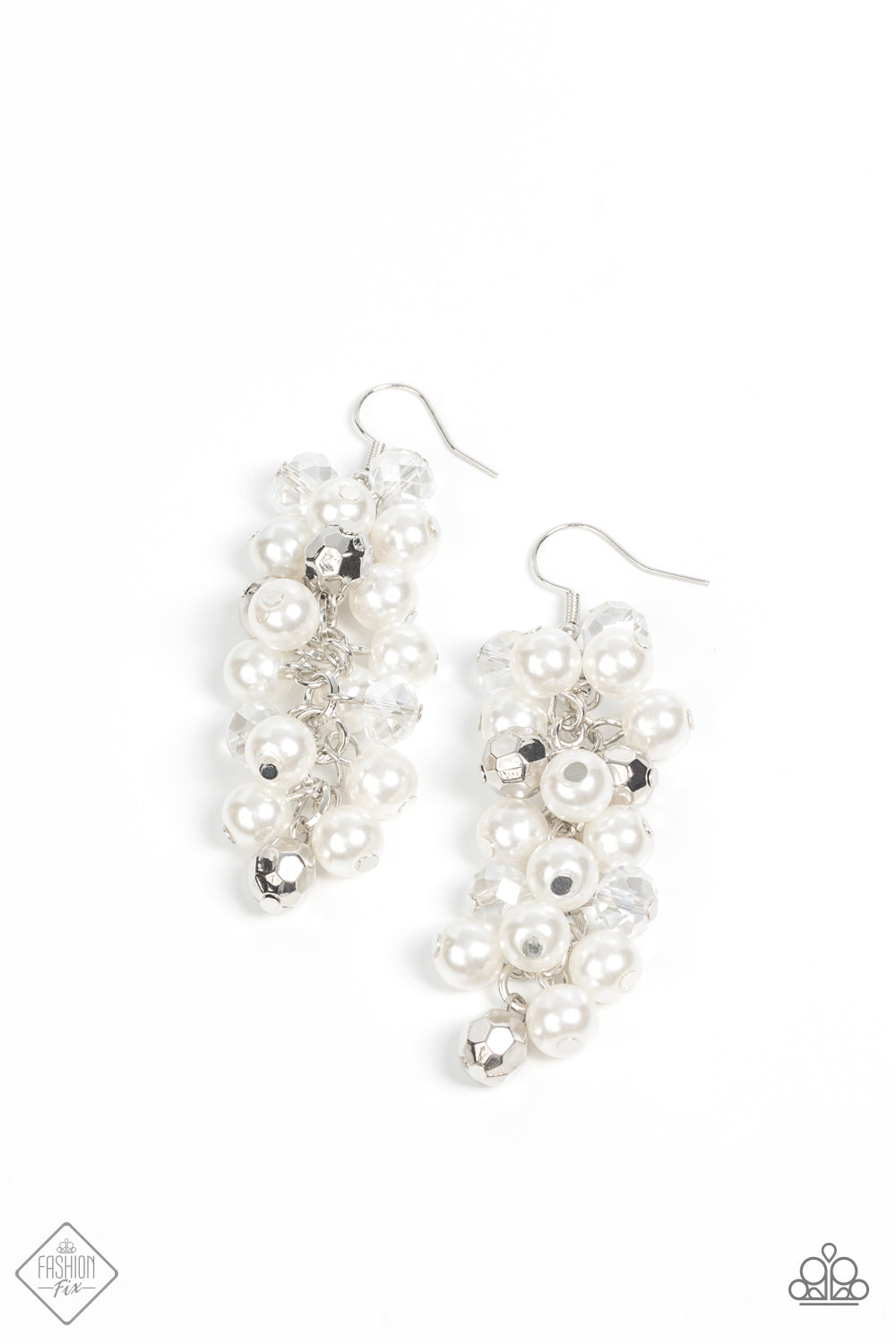 En busca de la perfección - Pendientes blancos Fashion Fix 22 de enero