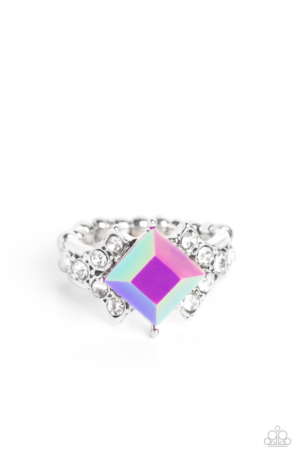 Brillantez alucinante: anillo morado