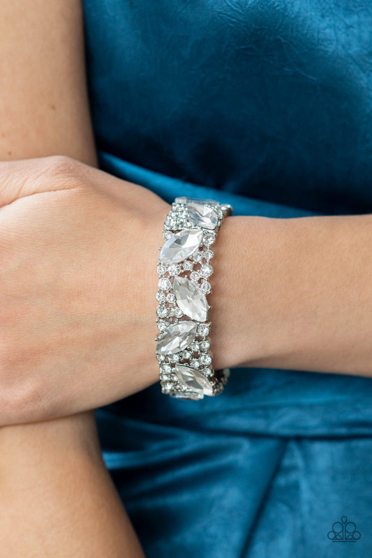 Escalofríos en todo el cuerpo - Pulsera blanca (LOP MARZO 22')