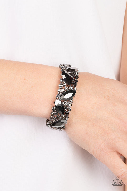 Escalofríos en todo el cuerpo - Pulsera negra