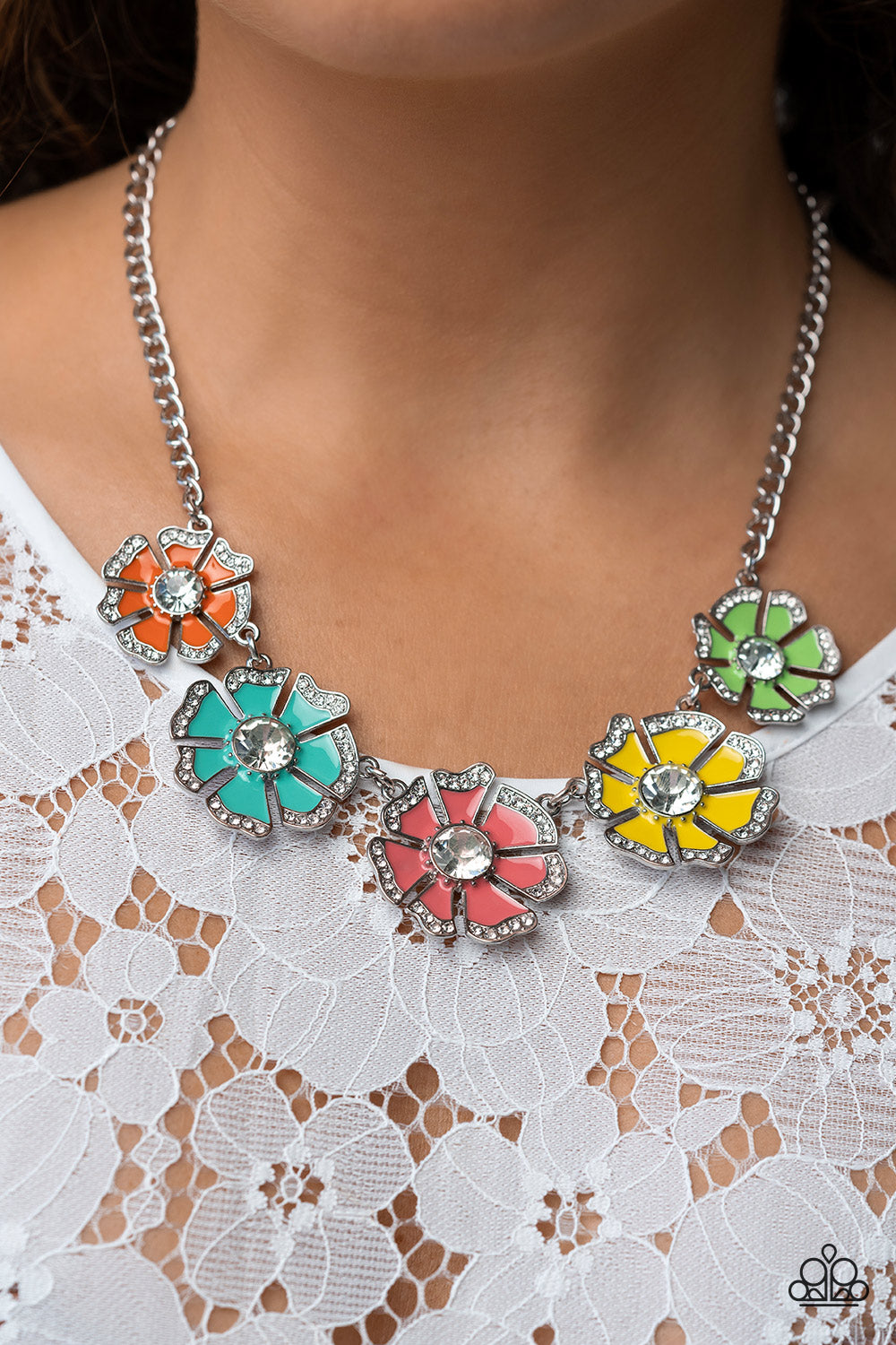 Playful Posies - Collar multi (LOP 23 de julio)