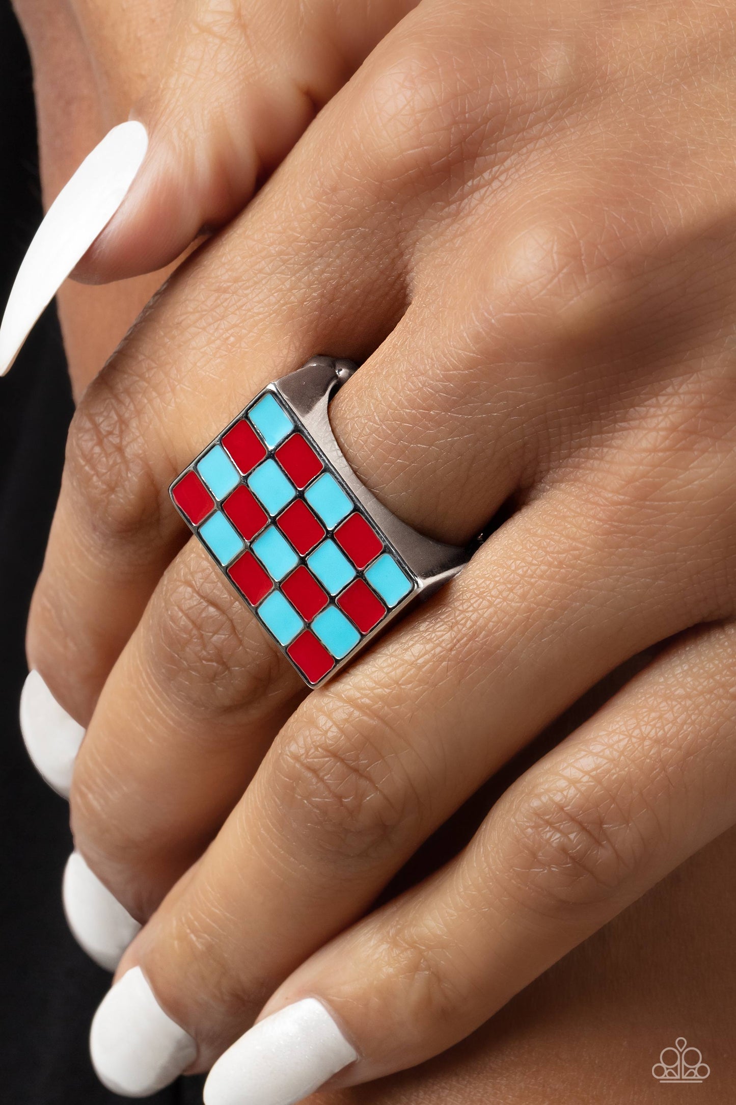 Locura del tablero de ajedrez: anillo rojo