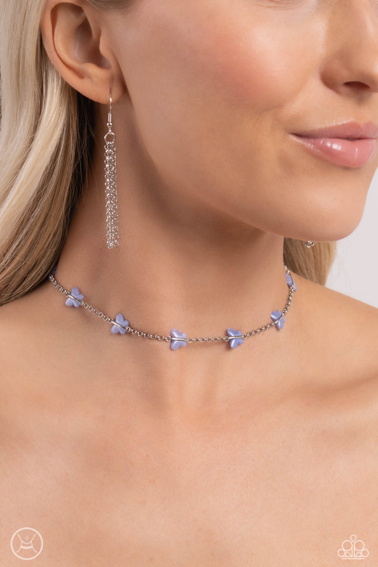 VOLANDO en Espera - Collar azul