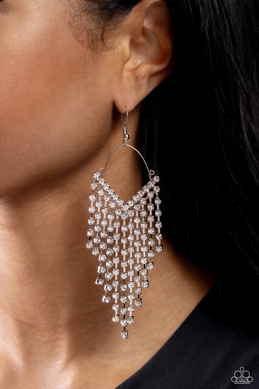 V Fallin - White earrings