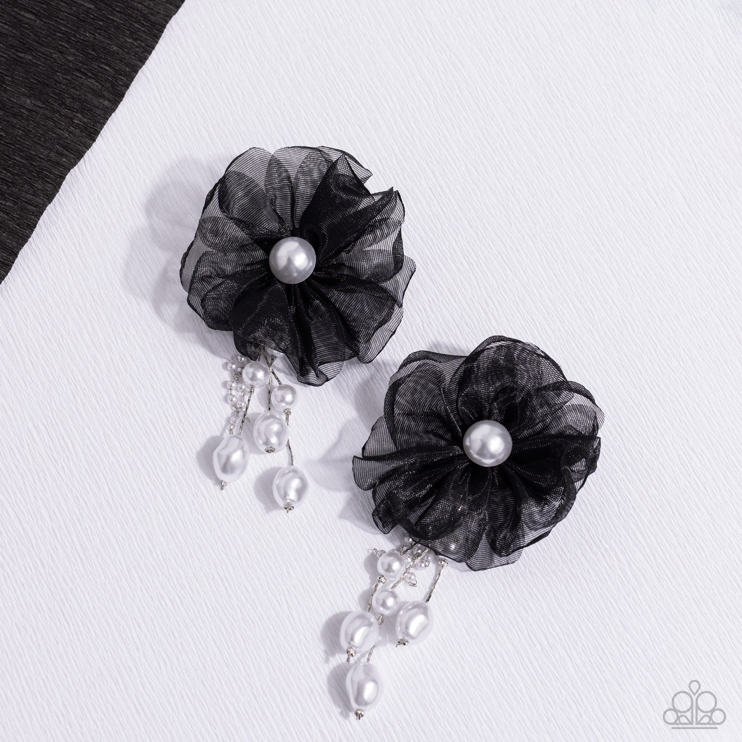 Dripping In Decadence - Pendientes negros - LOP 23 de septiembre