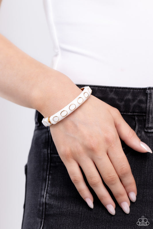 Diversión encantadora - Pulsera blanca