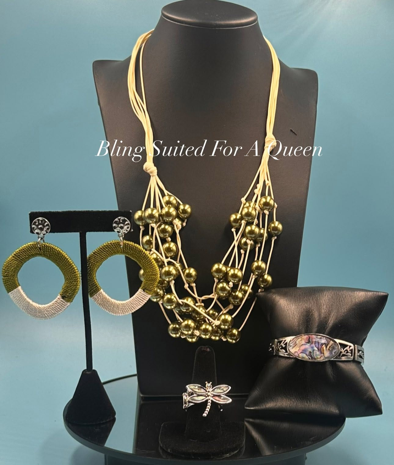 Set it up with Lola - green pearls
