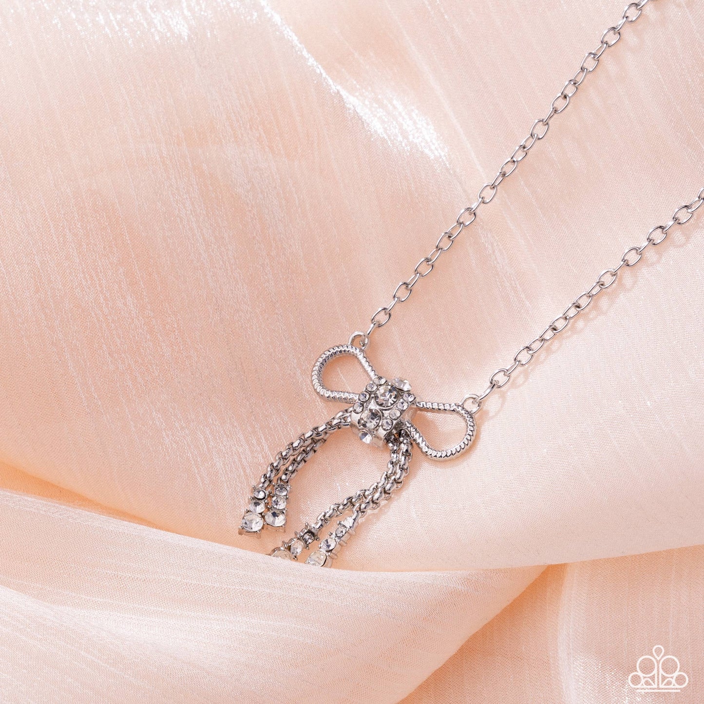 Coquette Celebrity - White necklace