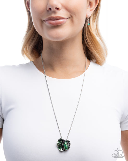 Tree Frog Tapestry - Green necklace