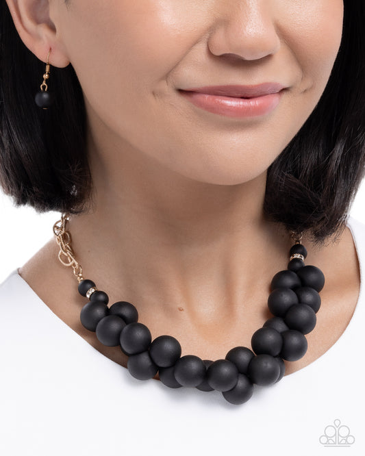 Clustered Court - Black necklace