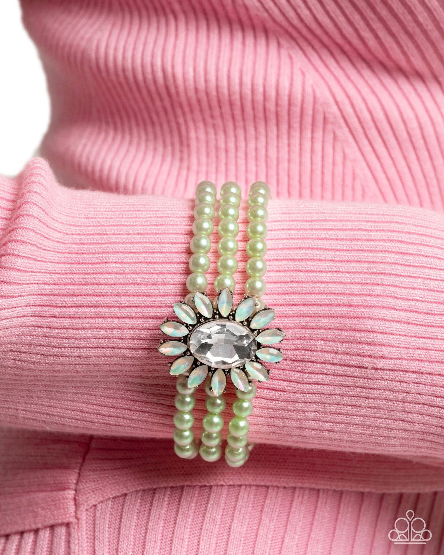 Green pearly -Set it up with Lola
