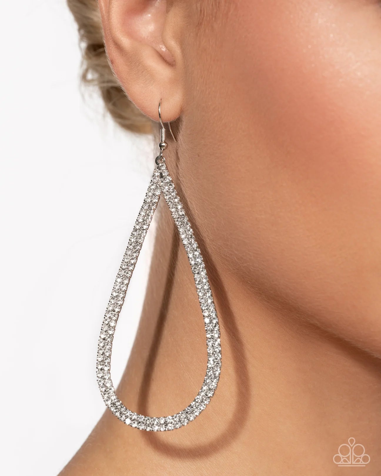 Traditional Twinkle Earring white earrings