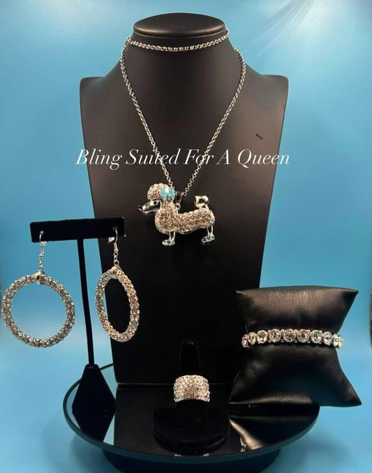 Set it up with Lola - poodle powder (long necklace)