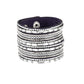 Una pulsera azul de Wait and Lentejuelas