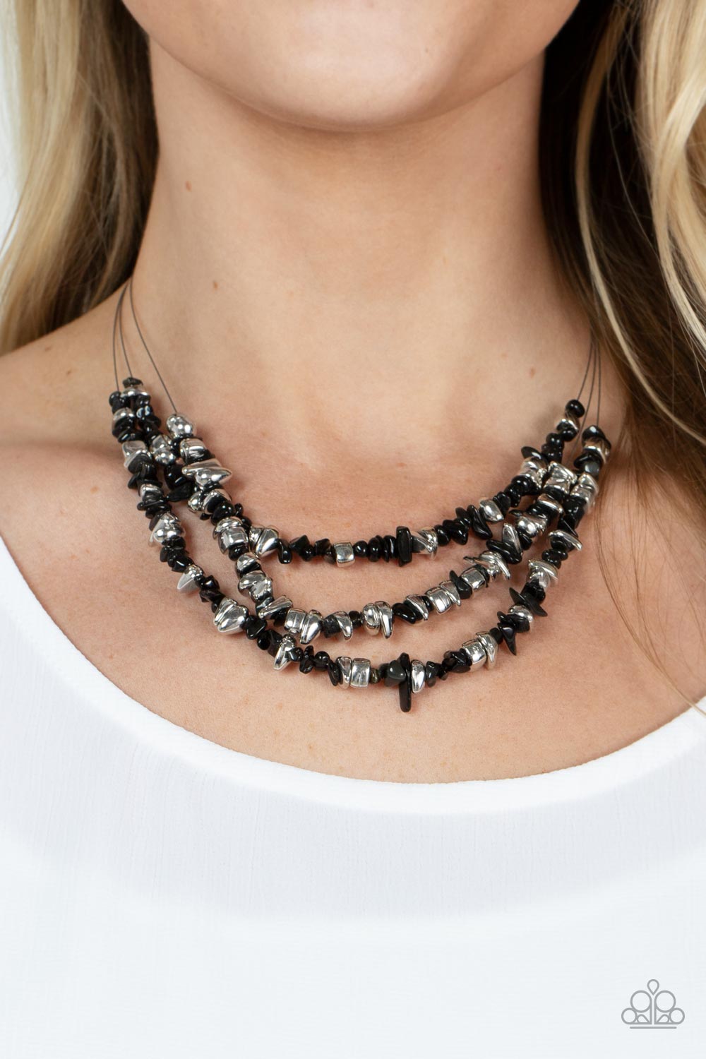 Placid Pebbles - Collar negro