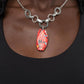 Collar rojo de mineral místico