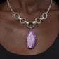 Collar morado de mineral místico