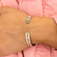 Un hallazgo único: solución de moda con múltiples pulseras el 22 de mayo